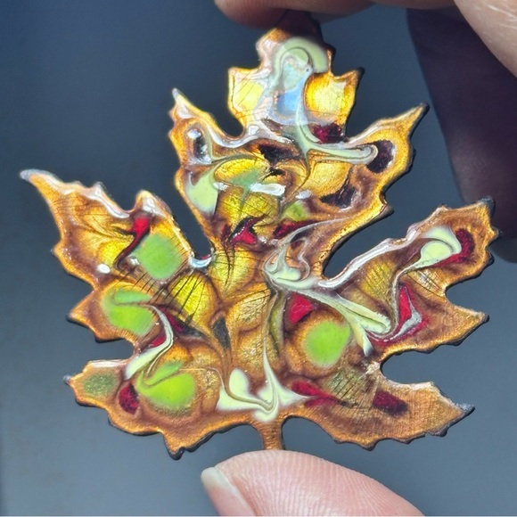 Elegant Enamel Multicolor Leaf Brooch Copper 1375 R - Picture 3 of 6